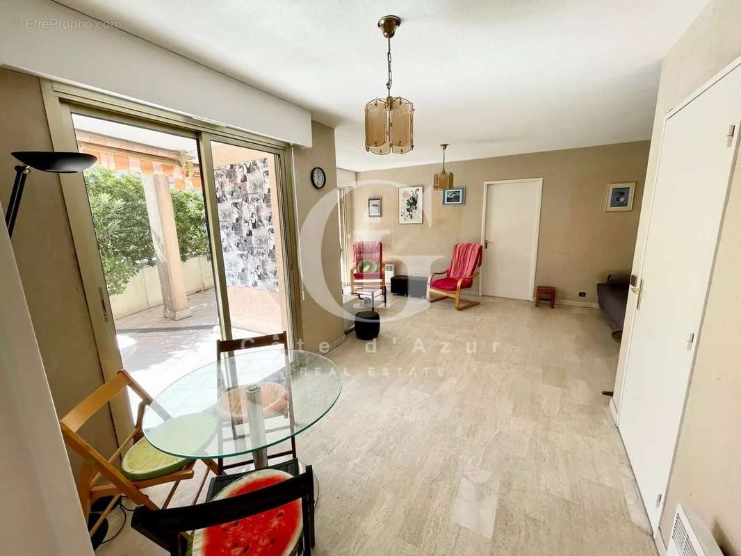 Appartement à LE CANNET