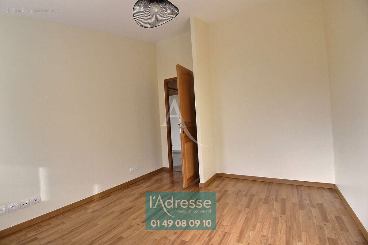 Appartement à L&#039;HAY-LES-ROSES