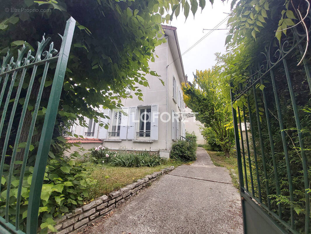 Maison à LE RAINCY