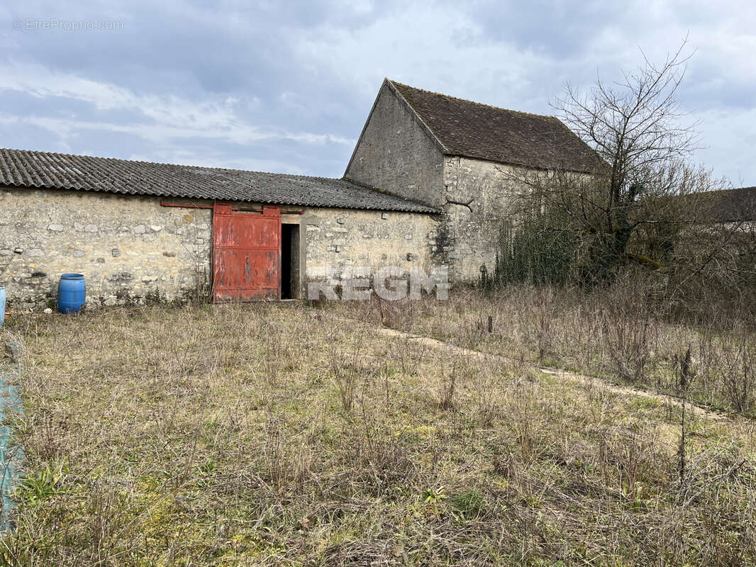 Terrain à LA CHAPELLE-LA-REINE