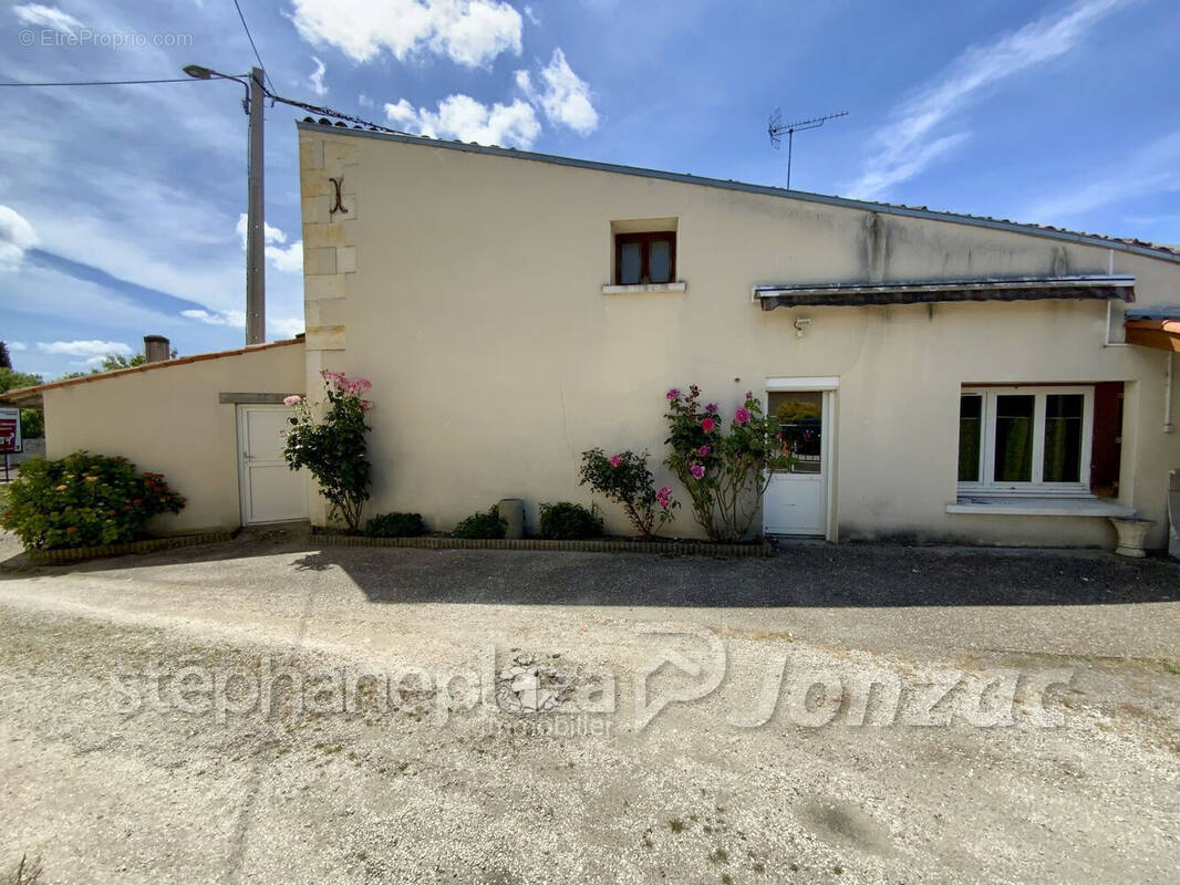 Maison à JONZAC