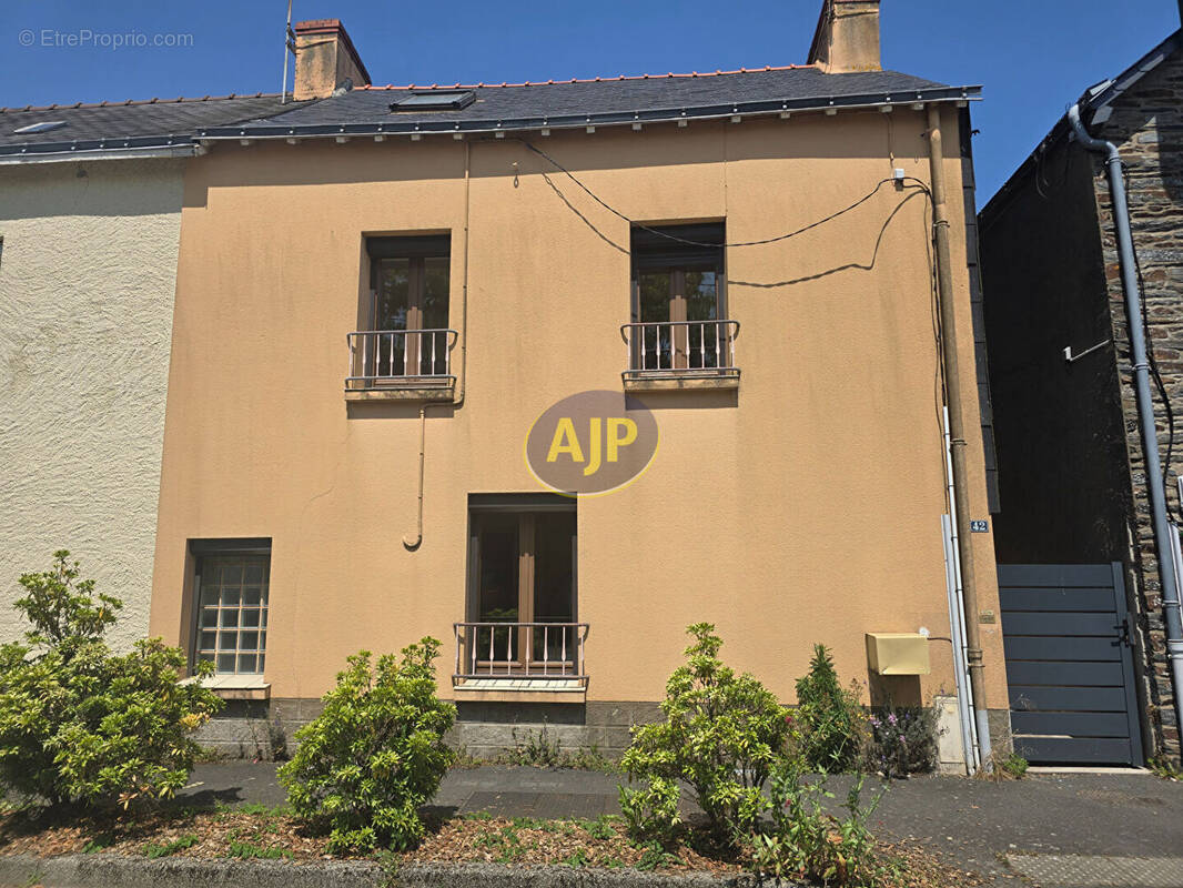 Maison à GUEMENE-PENFAO
