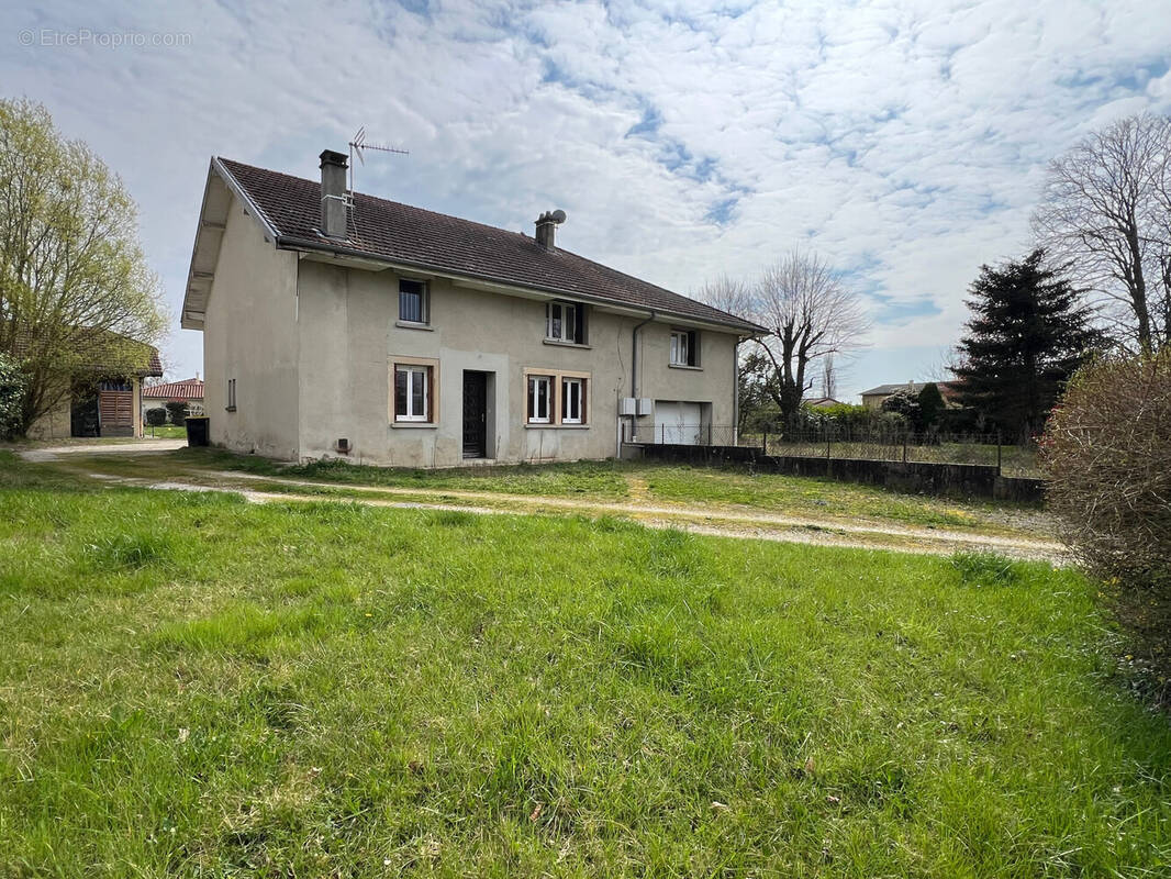 Maison à POLLIAT