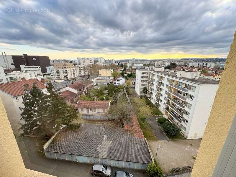 Appartement à LYON-8E