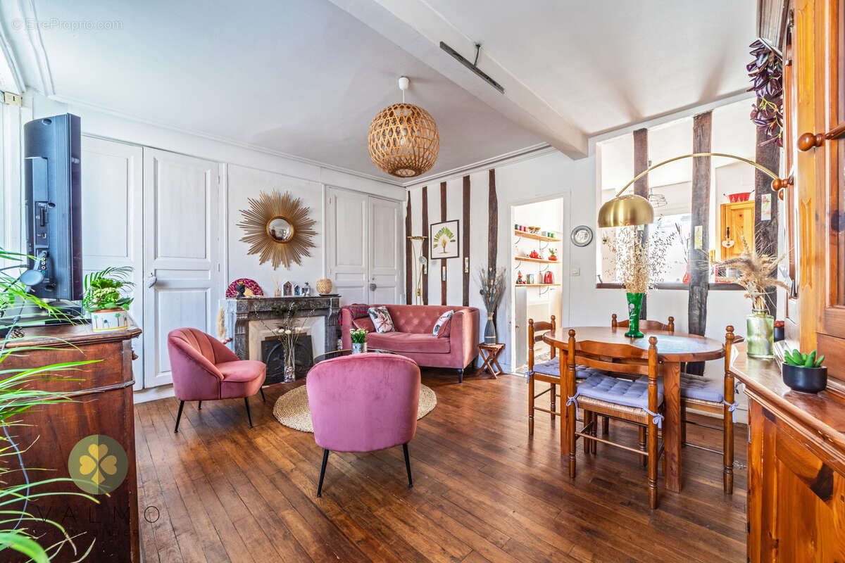Appartement à LA QUEUE-LES-YVELINES
