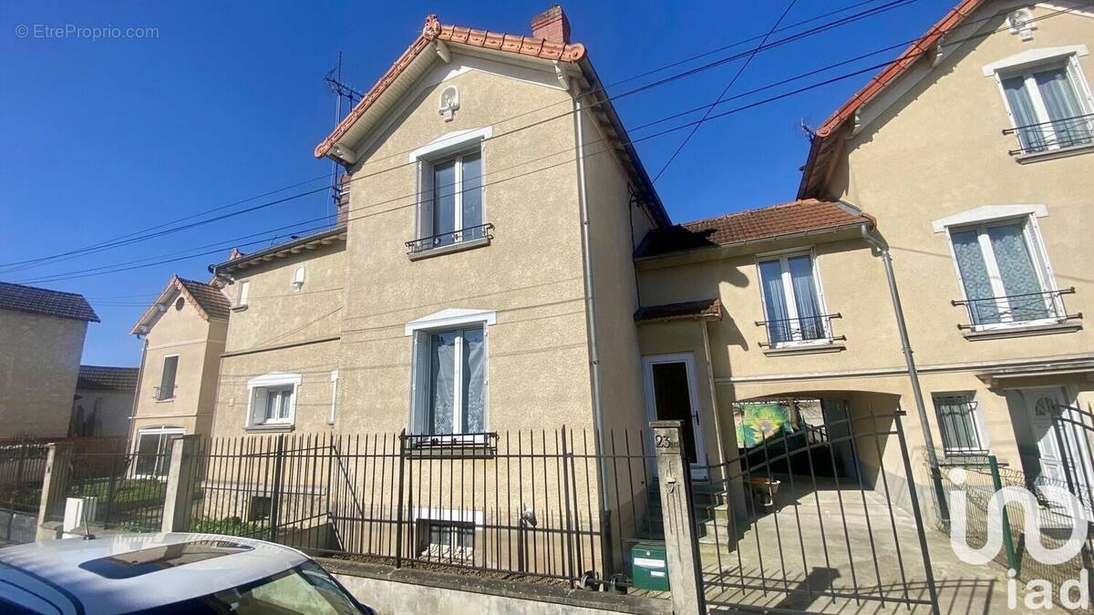 Photo 1 - Maison à VIRY-CHATILLON