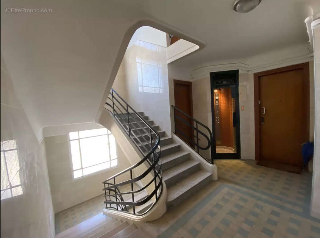 Appartement à PARIS-15E
