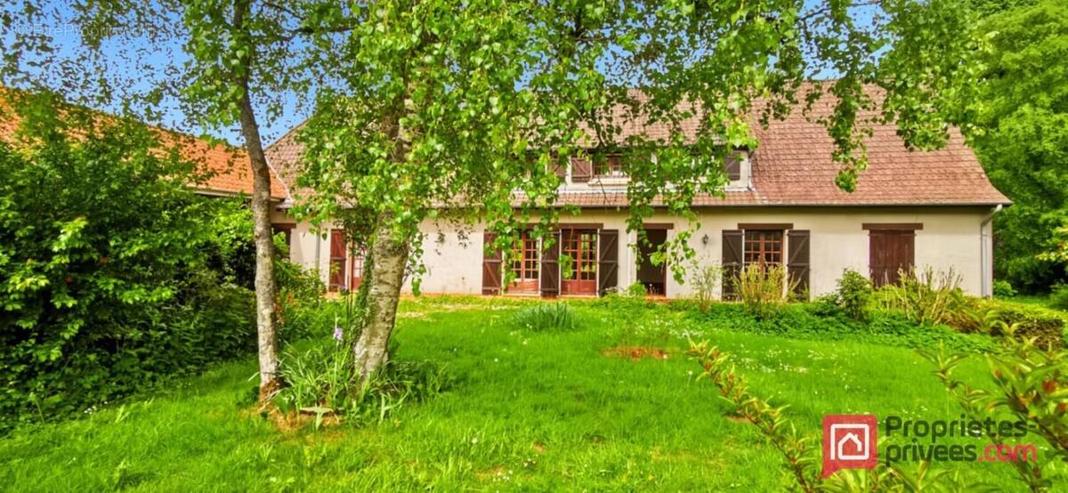 Maison à FRUGES