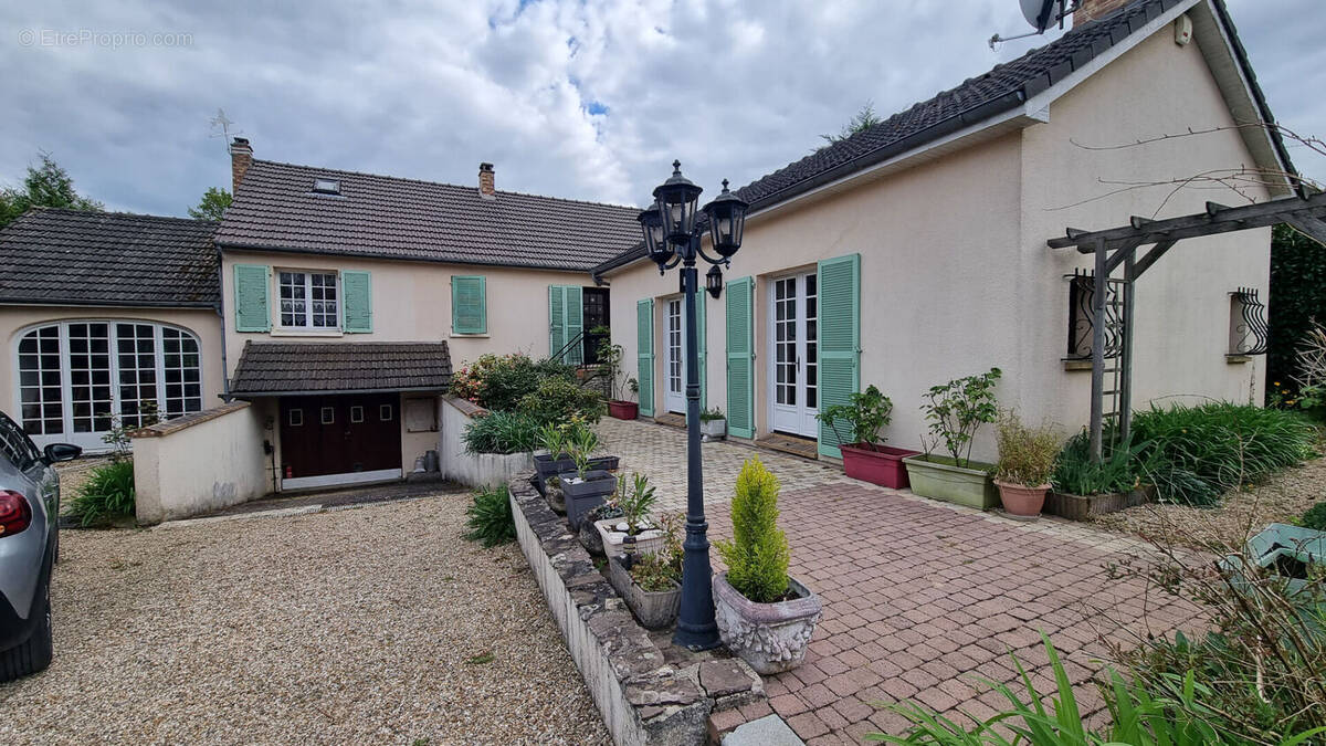 Maison à AUBEVOYE