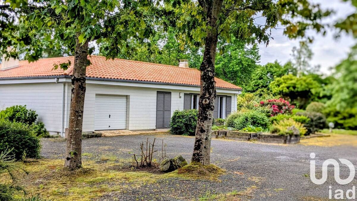 Photo 1 - Maison à SAINT-PHILBERT-DE-GRAND-LIEU