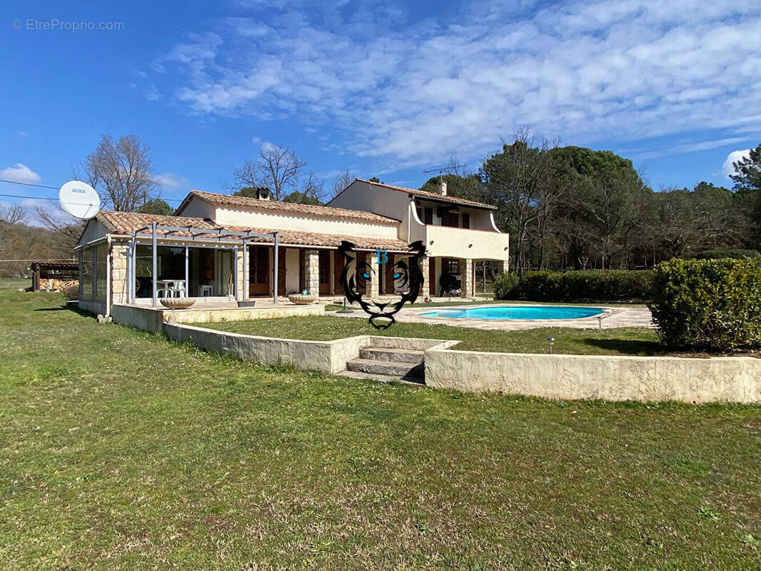 Maison à BAGNOLS-EN-FORET