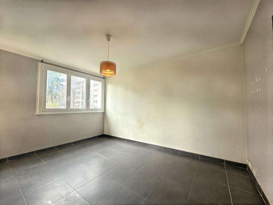 Appartement à CHENOVE