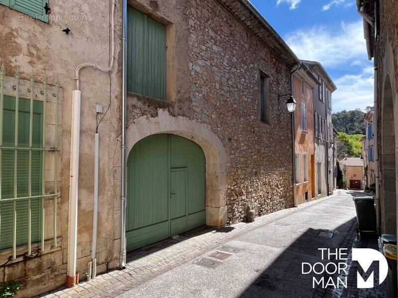 Appartement à FLASSANS-SUR-ISSOLE