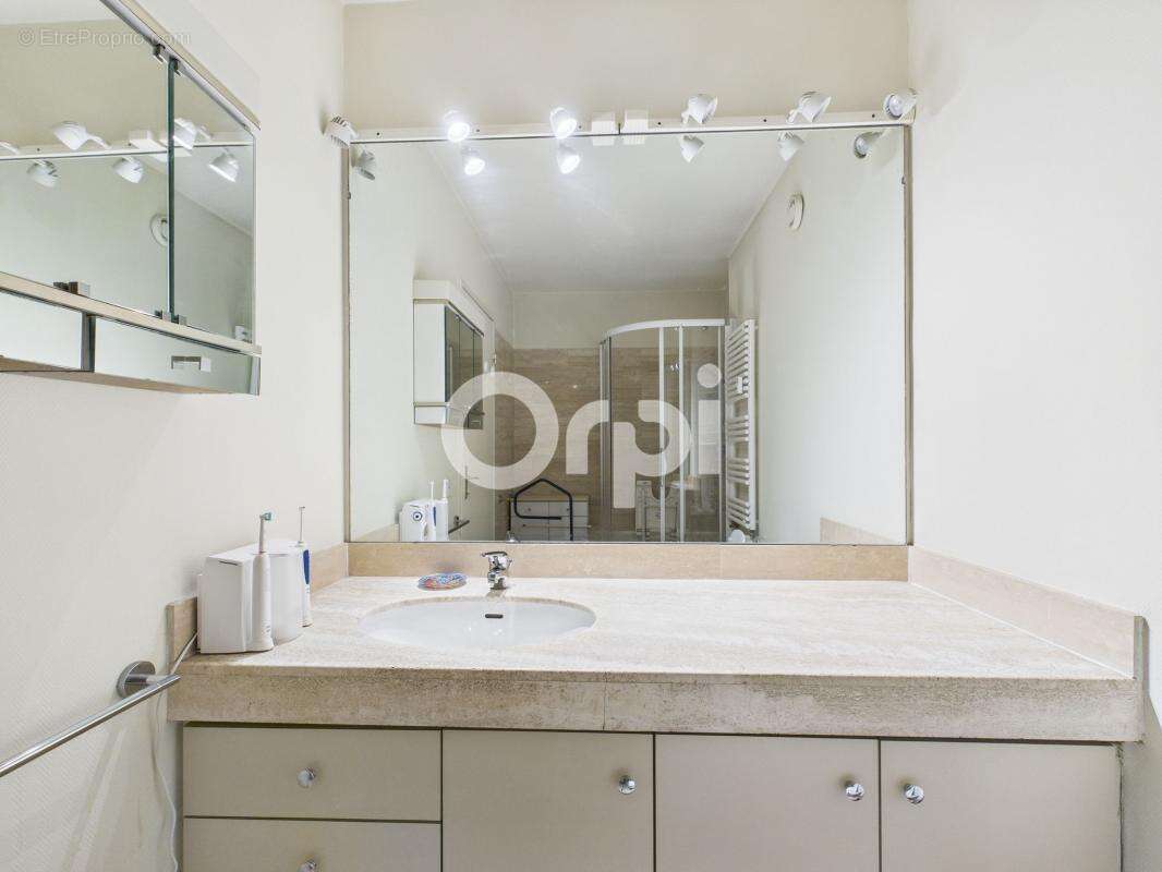 Appartement à MANDELIEU-LA-NAPOULE