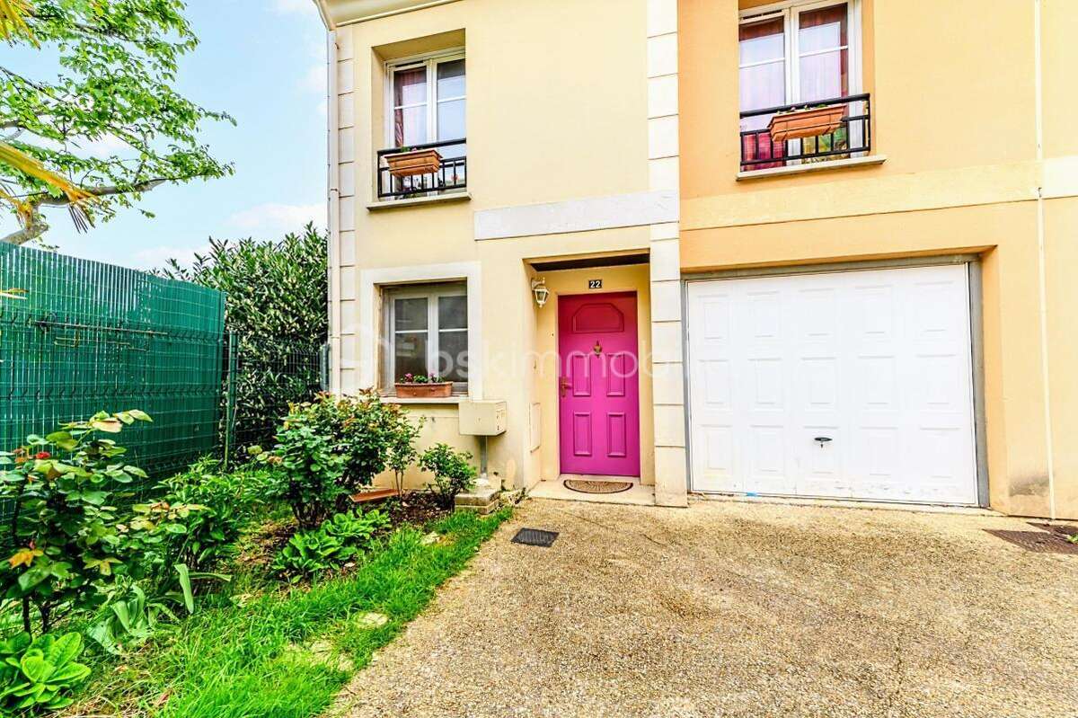 Maison à SERRIS
