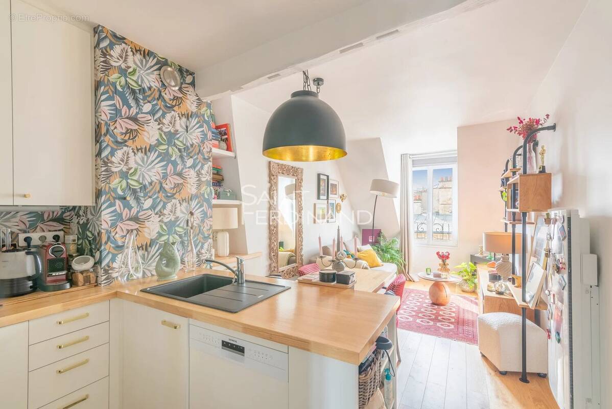 Appartement à PARIS-17E