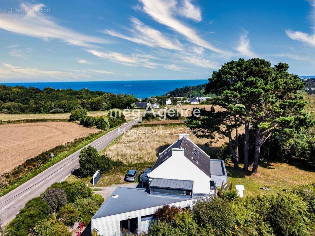 Maison à LOCQUIREC
