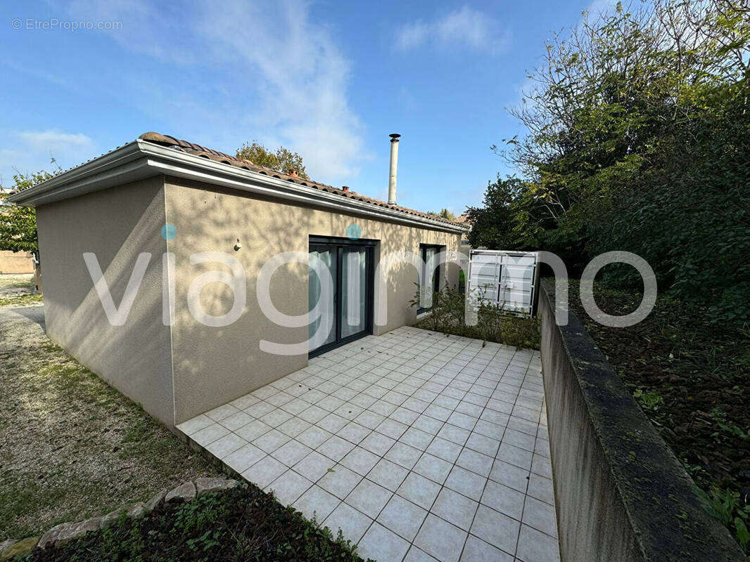Maison à MONTELIMAR
