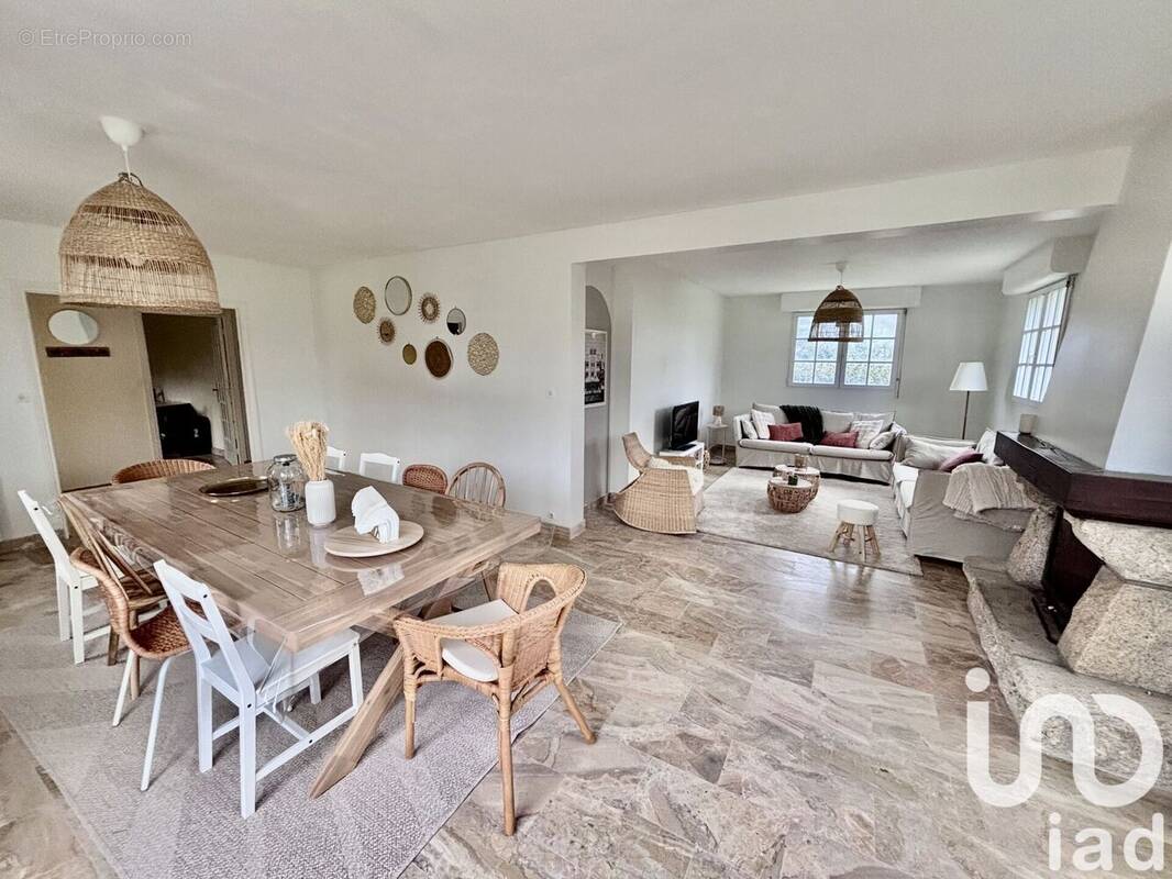 Photo 1 - Maison à PLOUGUERNEAU