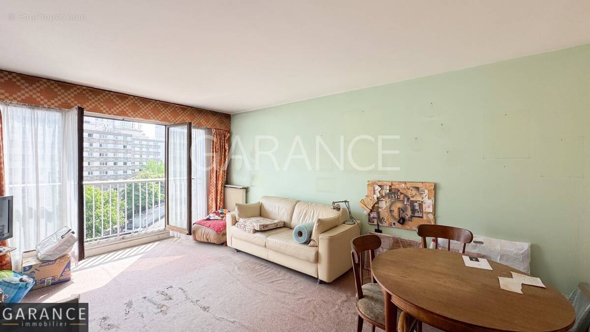 Appartement à PARIS-19E