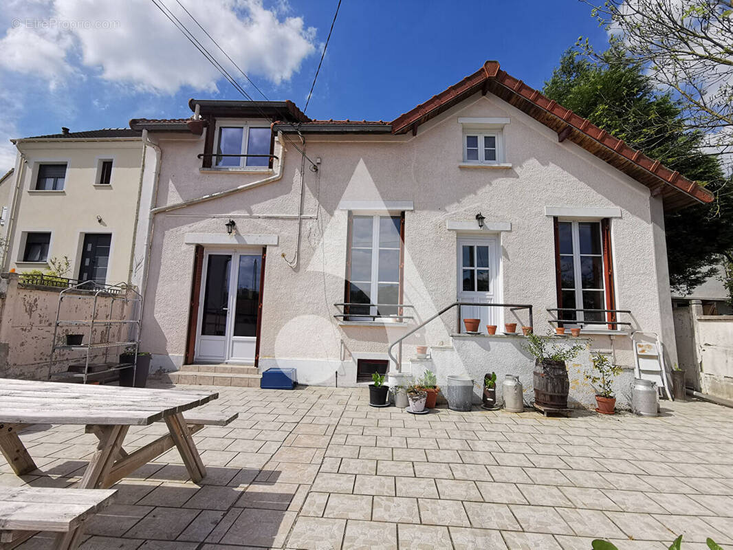 Maison à LA FRETTE-SUR-SEINE