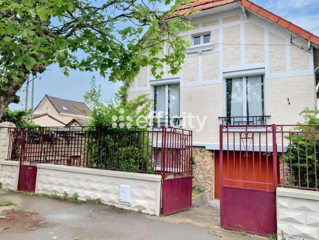 Maison à VIGNEUX-SUR-SEINE