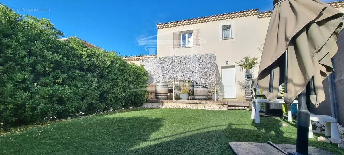 Maison à SORGUES