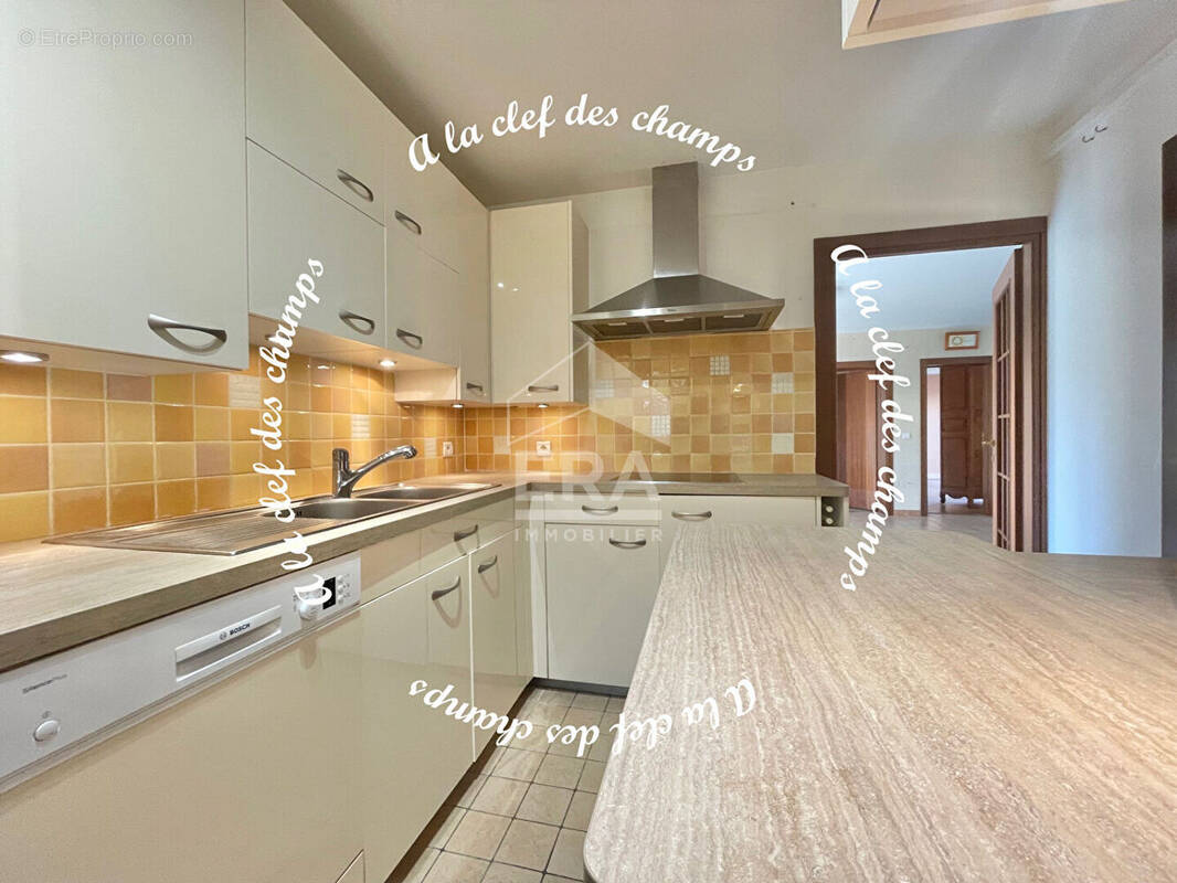 Appartement à SAINT-REMY-LES-CHEVREUSE
