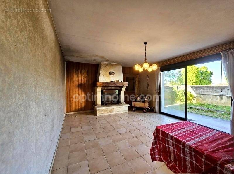 Maison à FLEAC