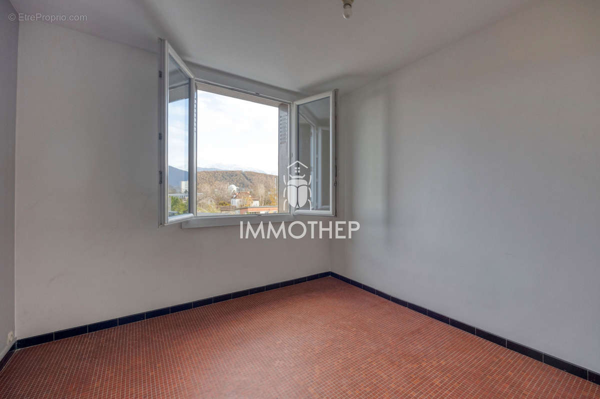 Appartement à LE PONT-DE-CLAIX