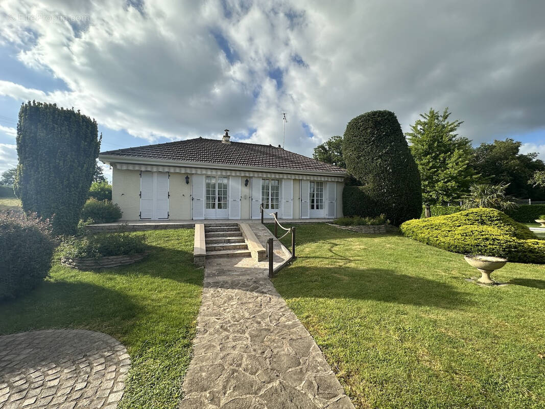 Maison à SEMUR-EN-BRIONNAIS