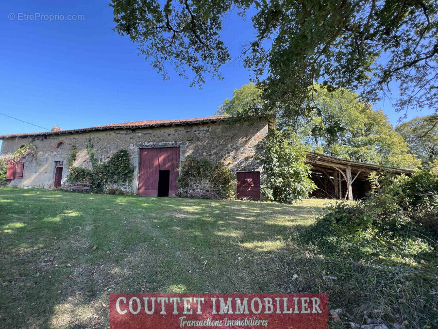 Maison à CONFOLENS