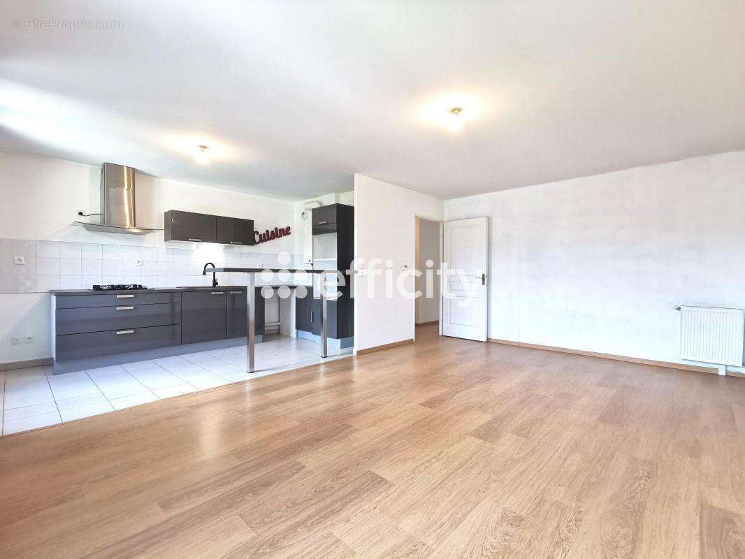 Appartement à LA CHAPELLE-EN-SERVAL
