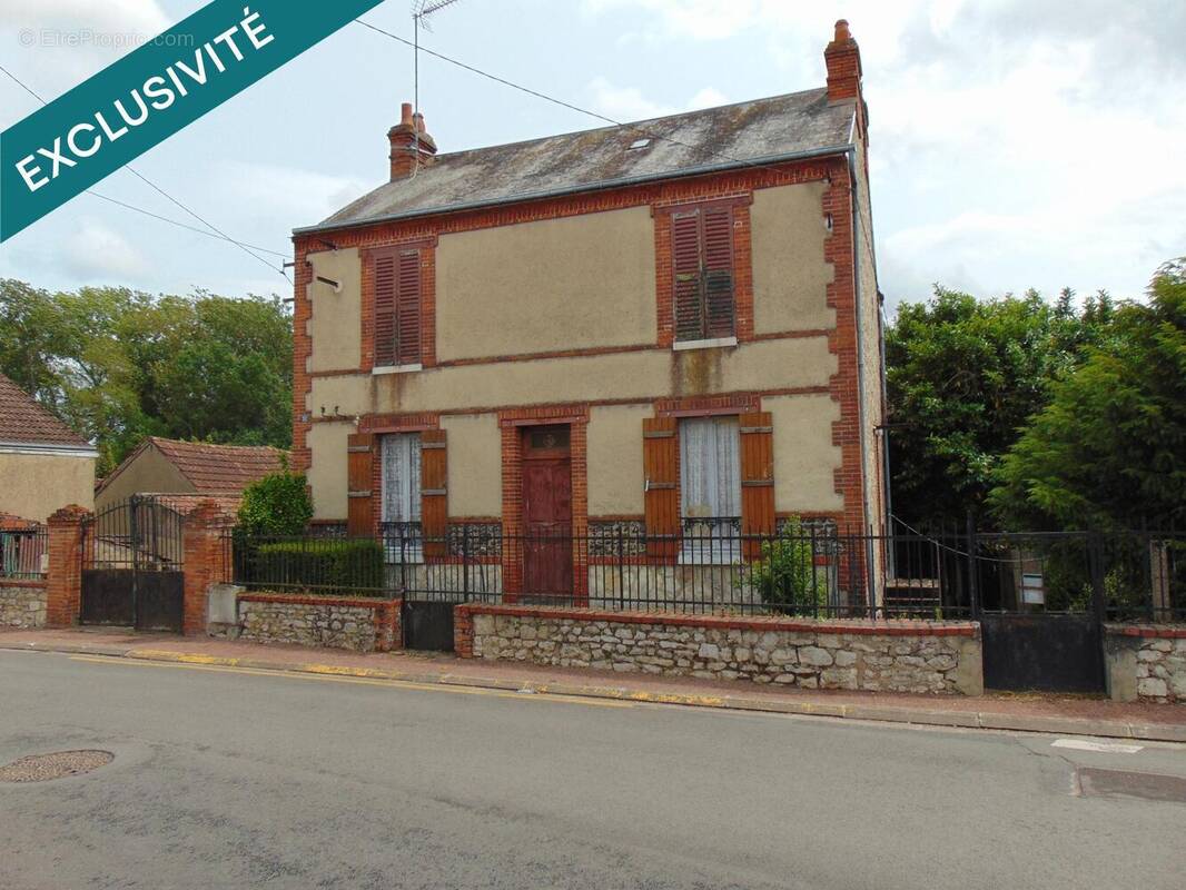Photo 1 - Maison à CORQUILLEROY