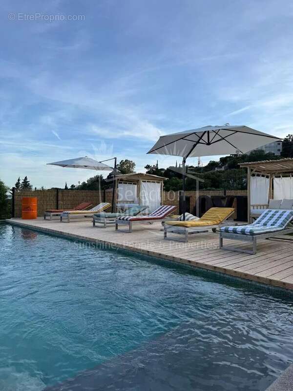 Maison à ROQUEBRUNE-SUR-ARGENS