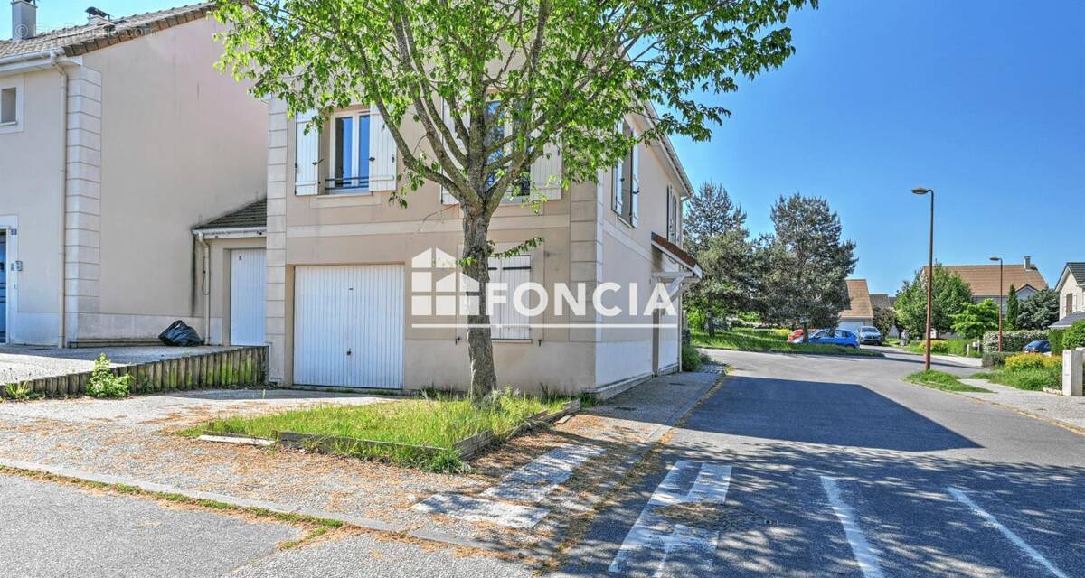 Maison à FRENEUSE
