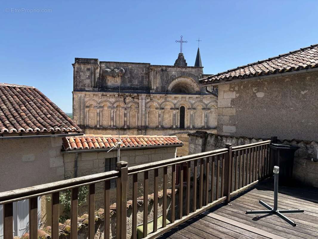 Maison à AUBETERRE-SUR-DRONNE