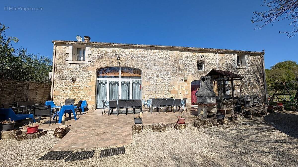 Maison à CHADENAC