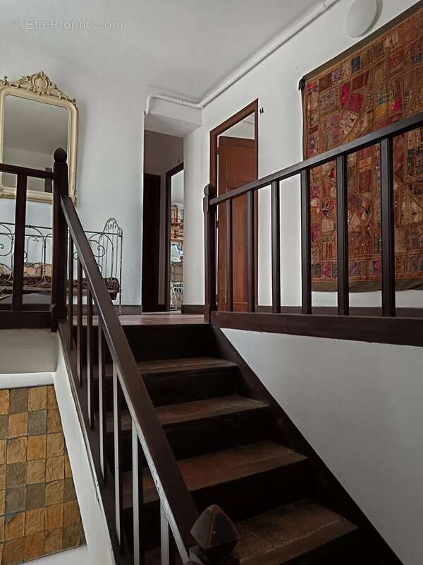 Appartement à COURSEGOULES