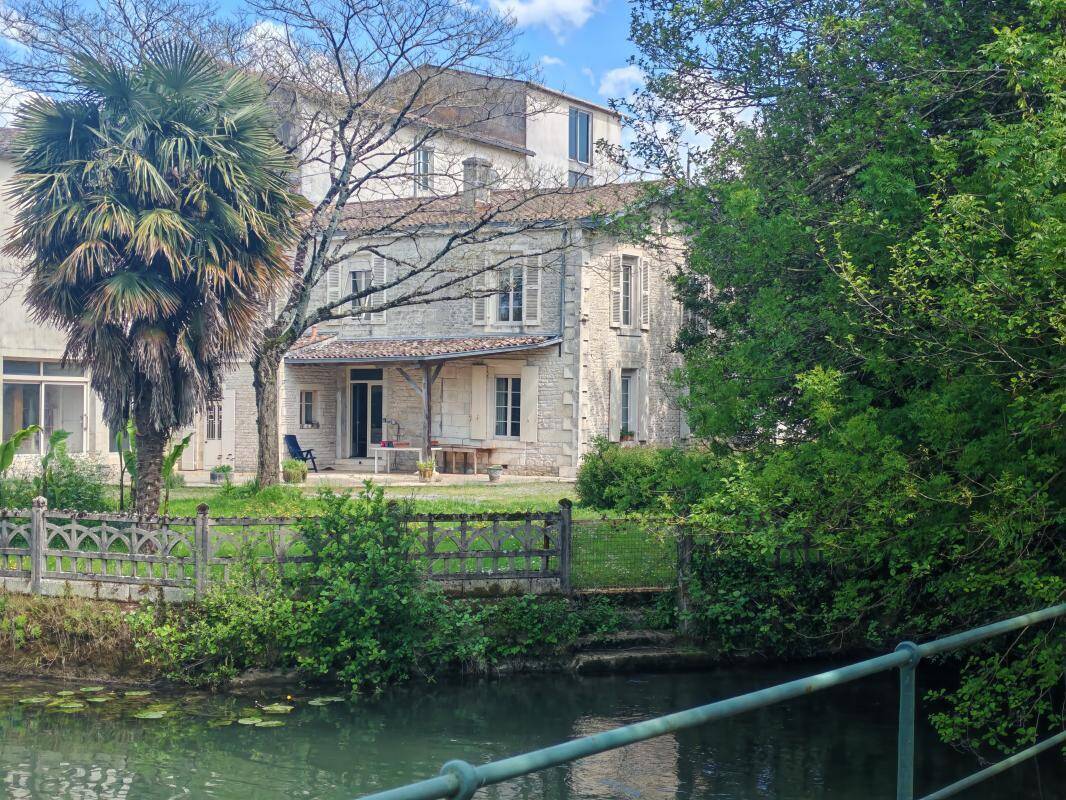 Maison à LA CRECHE