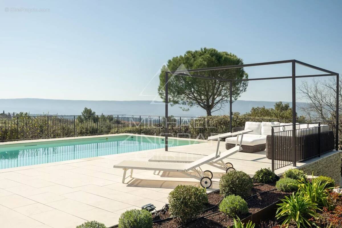 Maison à GORDES