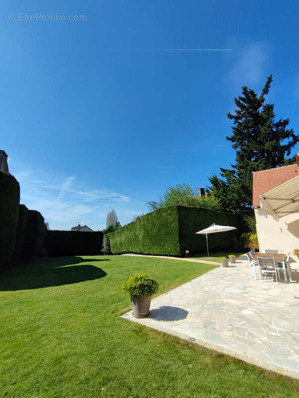 Maison à SAINT-LEU-LA-FORET