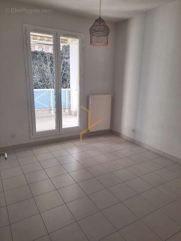 Appartement à DIEULEFIT