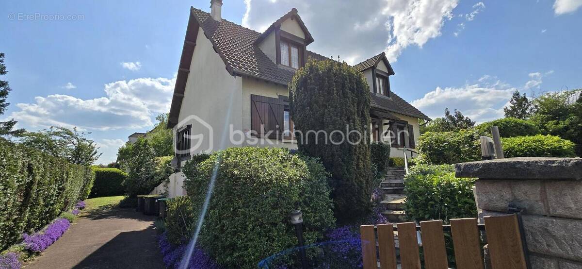 Maison à MAROLLES-EN-HUREPOIX