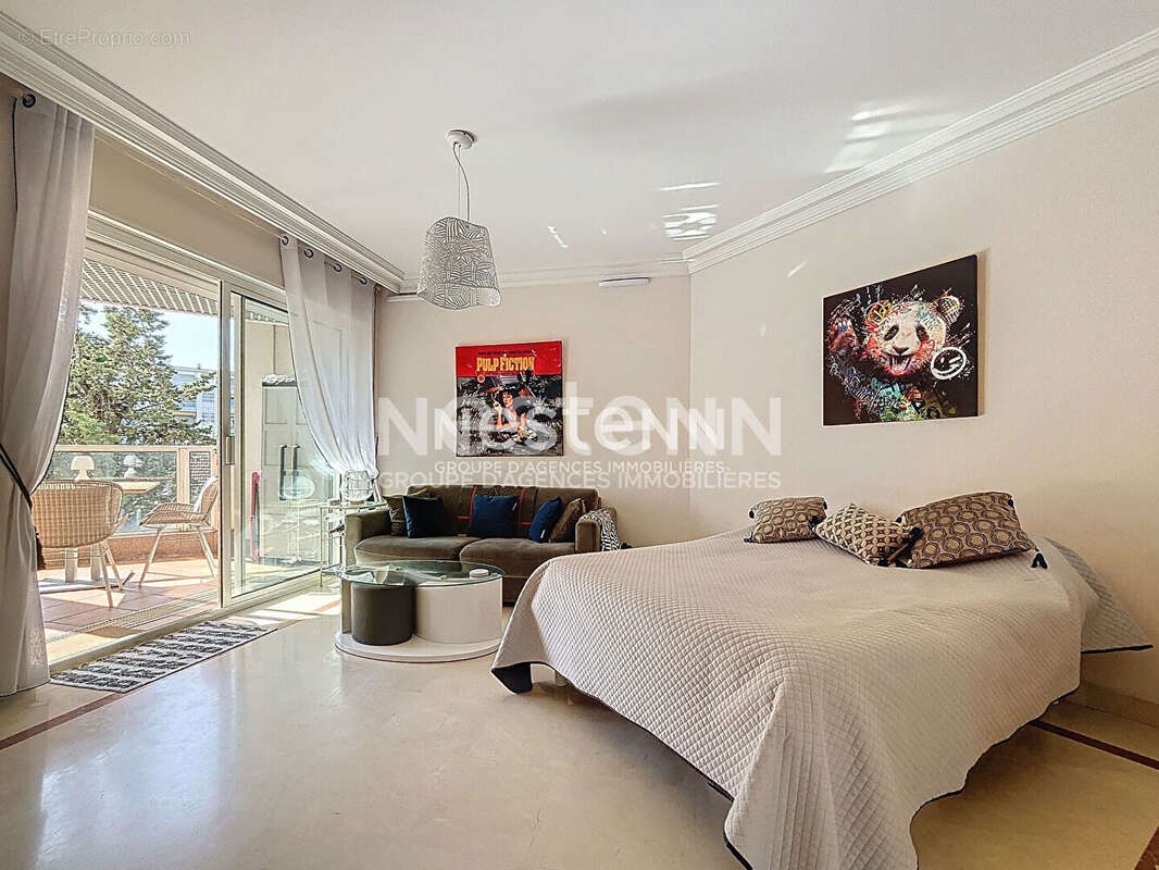 Appartement à VALLAURIS