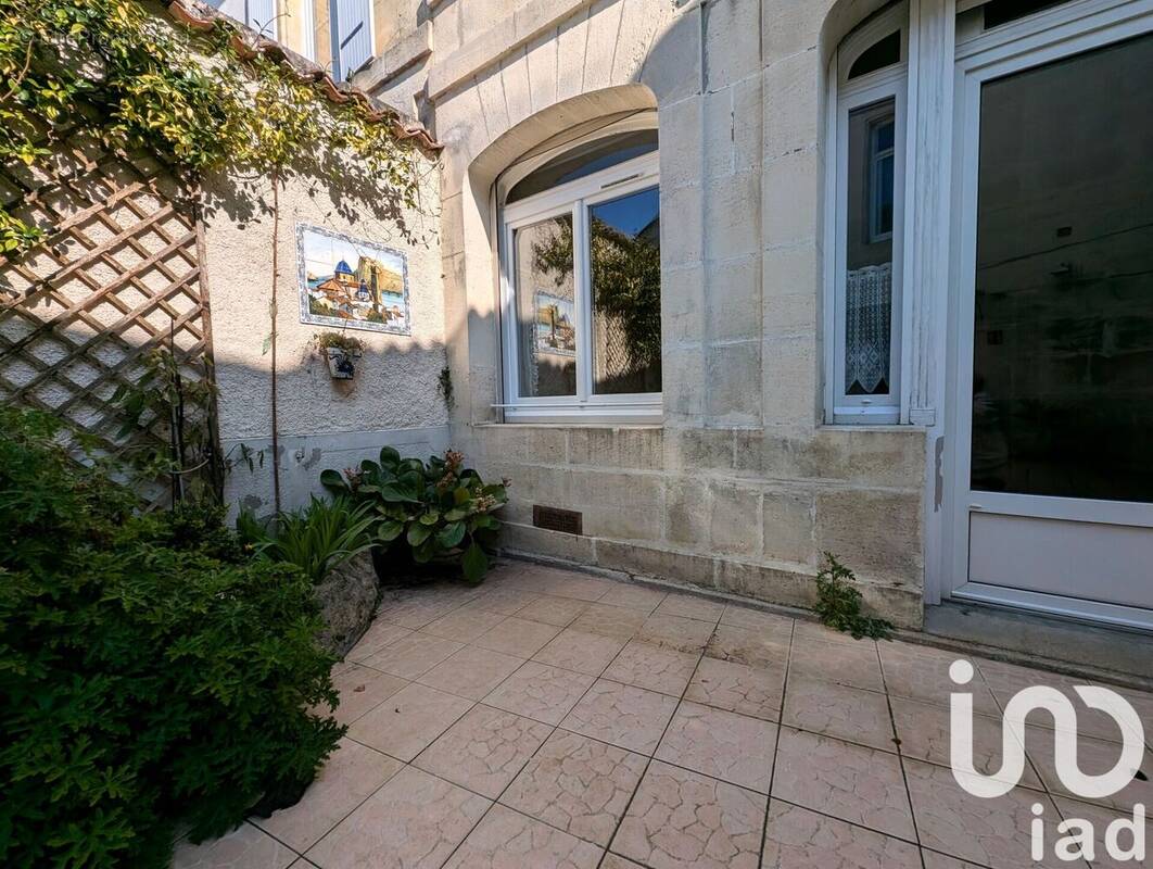 Photo 1 - Maison à COGNAC