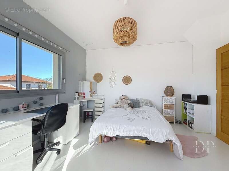 Maison à CRANVES-SALES