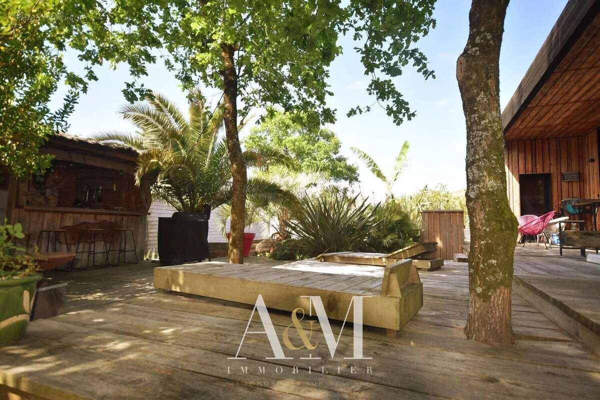 Maison à ARES