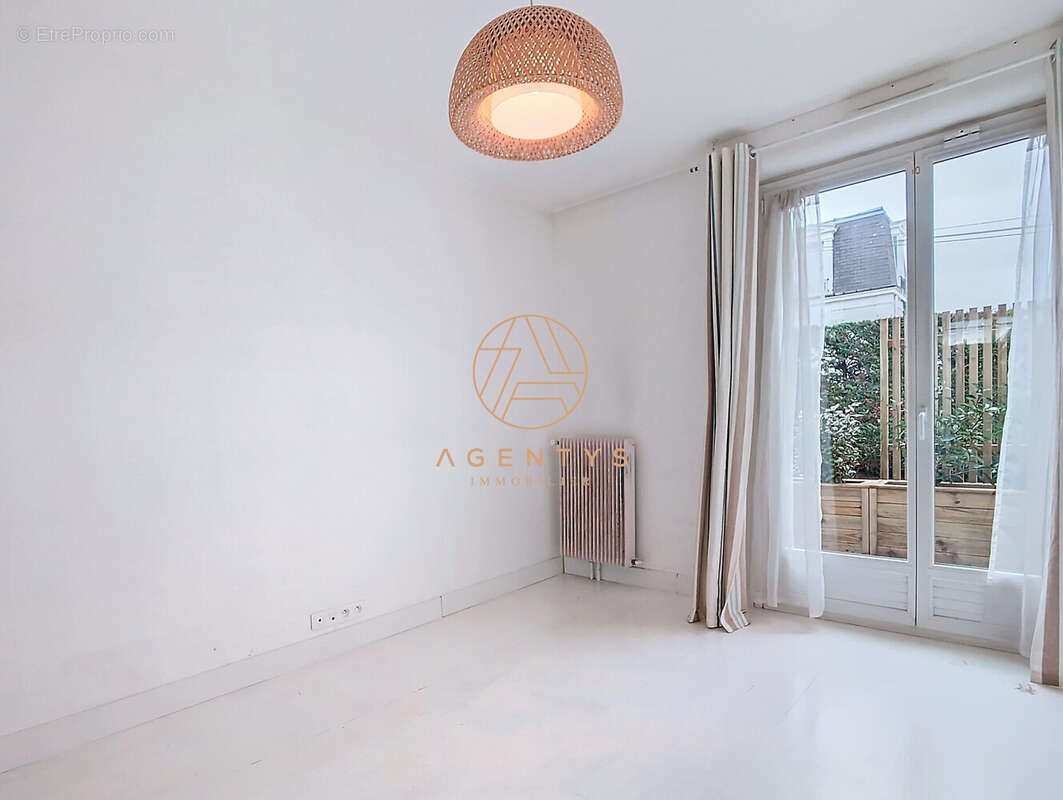 Appartement à SAINT-MAUR-DES-FOSSES