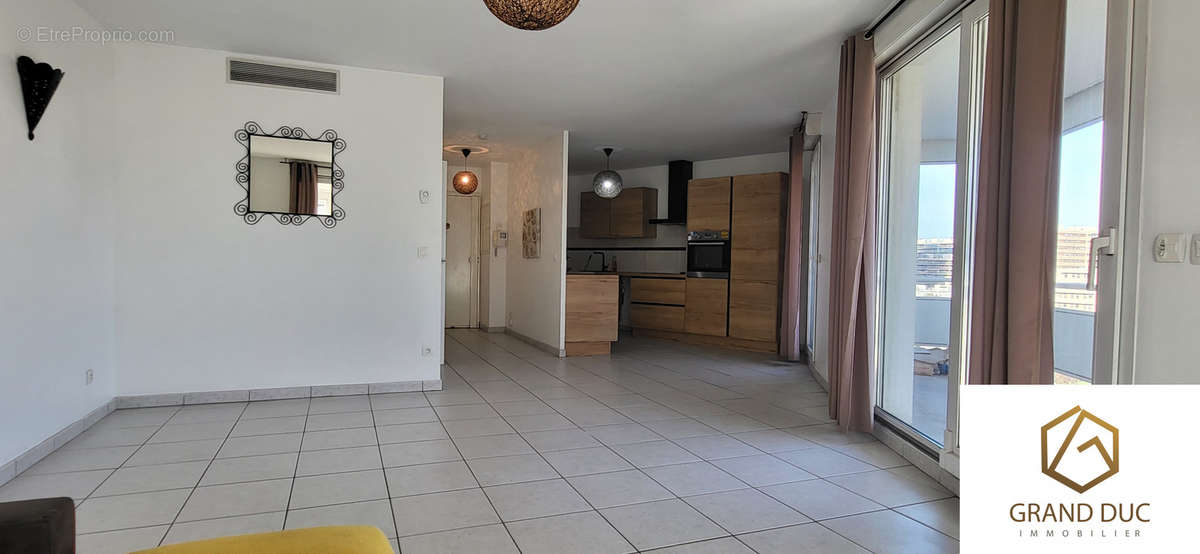 Appartement à MARSEILLE-8E